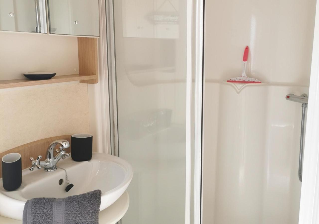 Tranquil 6 Berth Luxury Holiday Home Чичестер Экстерьер фото