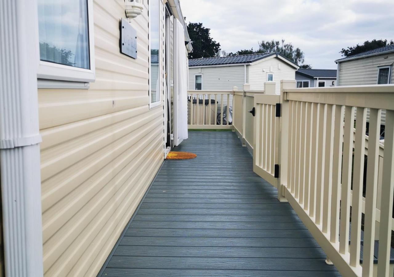 Tranquil 6 Berth Luxury Holiday Home Чичестер Экстерьер фото